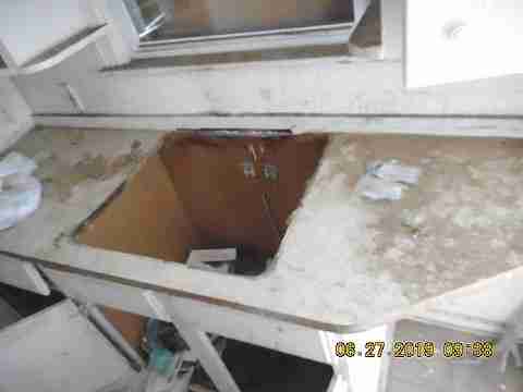 8523 Strathmoor (17)_m.jpg